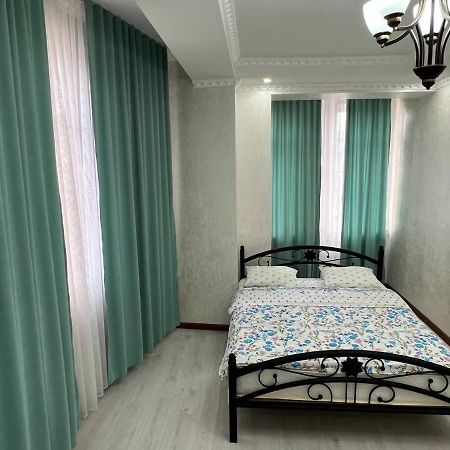 2-Room Apartment Mossovet Бишкек Екстериор снимка